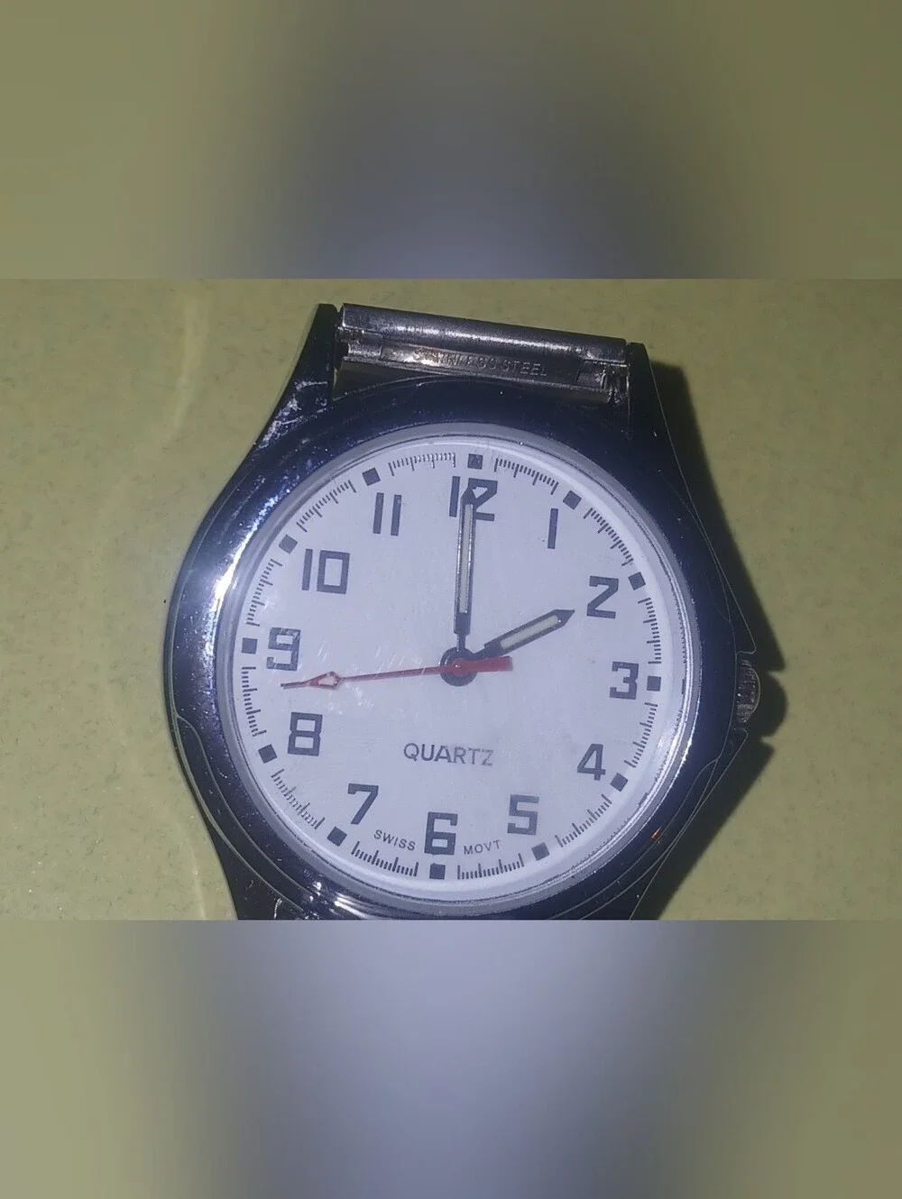 Classic Silver-Tone Quartz Men's Watch - White Dial